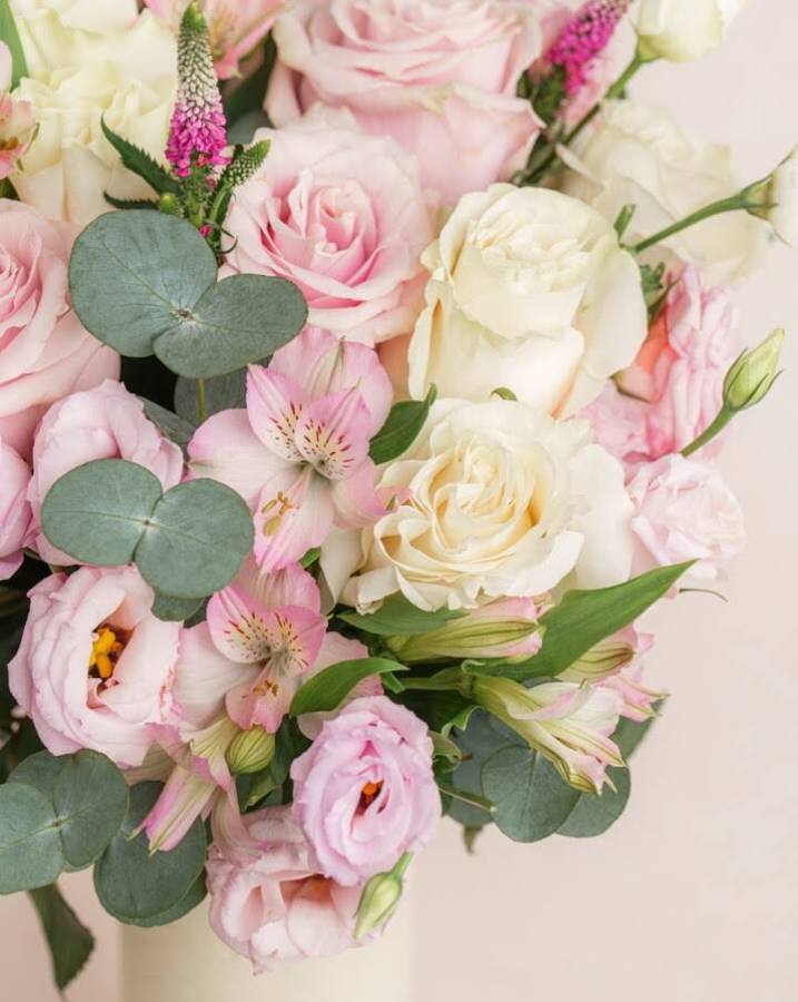 Candle & Flowers Gift Set